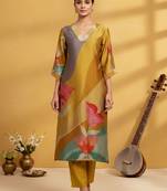 Women Floral Printed Regular Chanderi Silk Kurta with Trousers