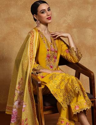 Women Floral Embroidered Regular Thread Work Pure Cotton Kurta with Trousers & With Dupatta 3