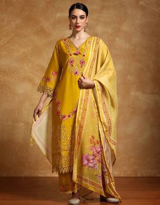 Women Floral Embroidered Regular Thread Work Pure Cotton Kurta with Trousers & With Dupatta 1