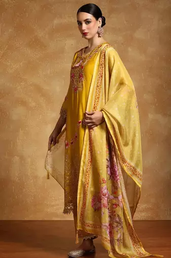Women Floral Embroidered Regular Thread Work Pure Cotton Kurta with Trousers & With Dupatta