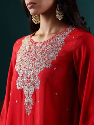 Women Floral Embroidered Regular Kurta with Trousers & With Dupatta 3