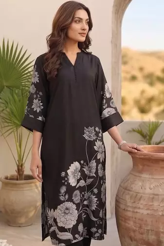 Women Floral Printed Regular Chanderi Silk Kurta with Trousers