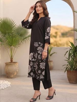 Women Floral Printed Regular Chanderi Silk Kurta with Trousers 1