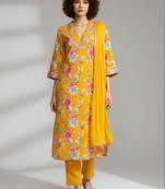 Women Ethnic Motifs Printed Regular Beads and Stones Kurta with Trousers & With Dupatta