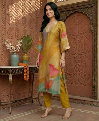 Women Printed Regular Gotta Patti Chanderi Silk Kurta with Trousers 4