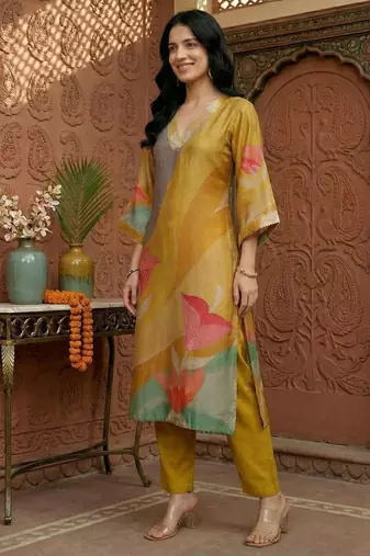 Women Printed Regular Gotta Patti Chanderi Silk Kurta with Trousers