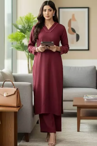 Women Regular Thread Work Silk Crepe Kurta with Trousers