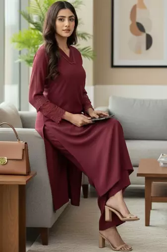 Women Regular Thread Work Silk Crepe Kurta with Trousers