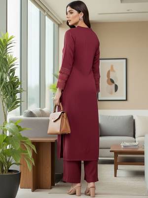 Women Regular Thread Work Silk Crepe Kurta with Trousers 3