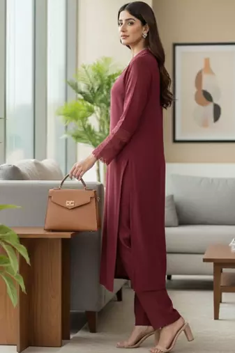 Women Regular Thread Work Silk Crepe Kurta with Trousers