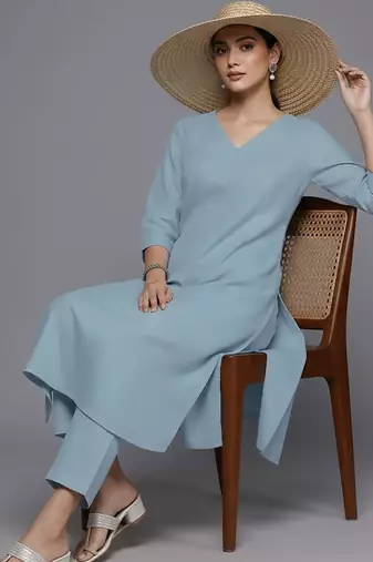 Women Regular Kurta with Trousers