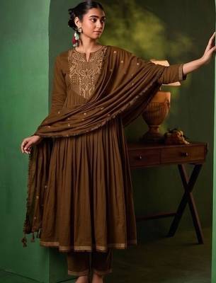 Women Ethnic Motifs Embroidered Empire Thread Work Kurta with Pyjamas & With Dupatta 1