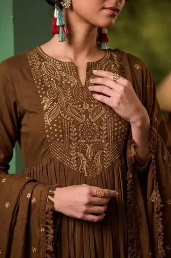 Women Ethnic Motifs Embroidered Empire Thread Work Kurta with Pyjamas & With Dupatta