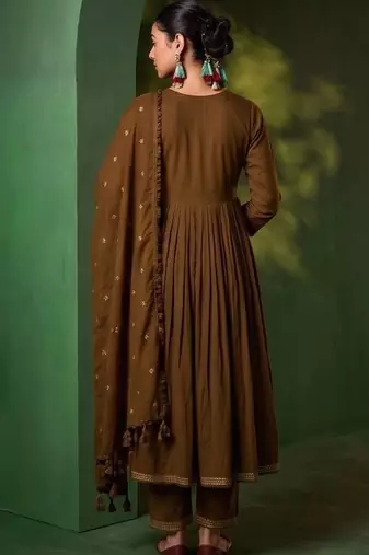 Women Ethnic Motifs Embroidered Empire Thread Work Kurta with Pyjamas & With Dupatta