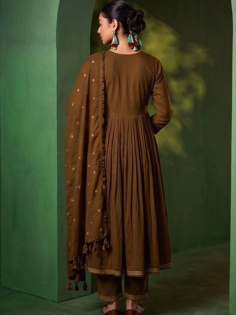 Women Ethnic Motifs Embroidered Empire Thread Work Kurta with Pyjamas & With Dupatta