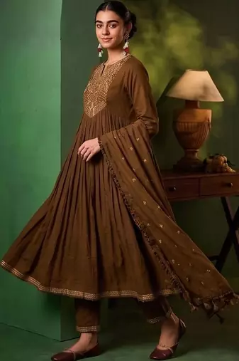 Women Ethnic Motifs Embroidered Empire Thread Work Kurta with Pyjamas & With Dupatta