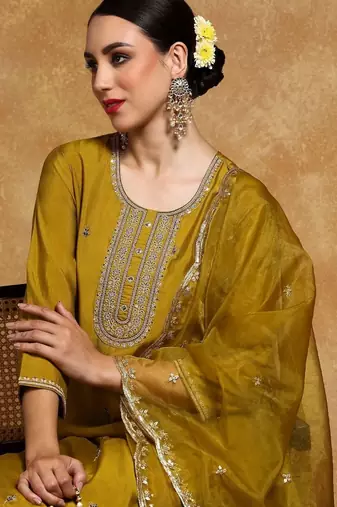 Women Ethnic Motifs Embroidered Regular Thread Work Kurta with Trousers & With Dupatta