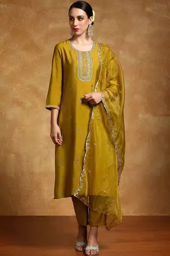 Women Ethnic Motifs Embroidered Regular Thread Work Kurta with Trousers & With Dupatta