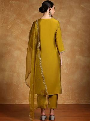 Women Ethnic Motifs Embroidered Regular Thread Work Kurta with Trousers & With Dupatta 6