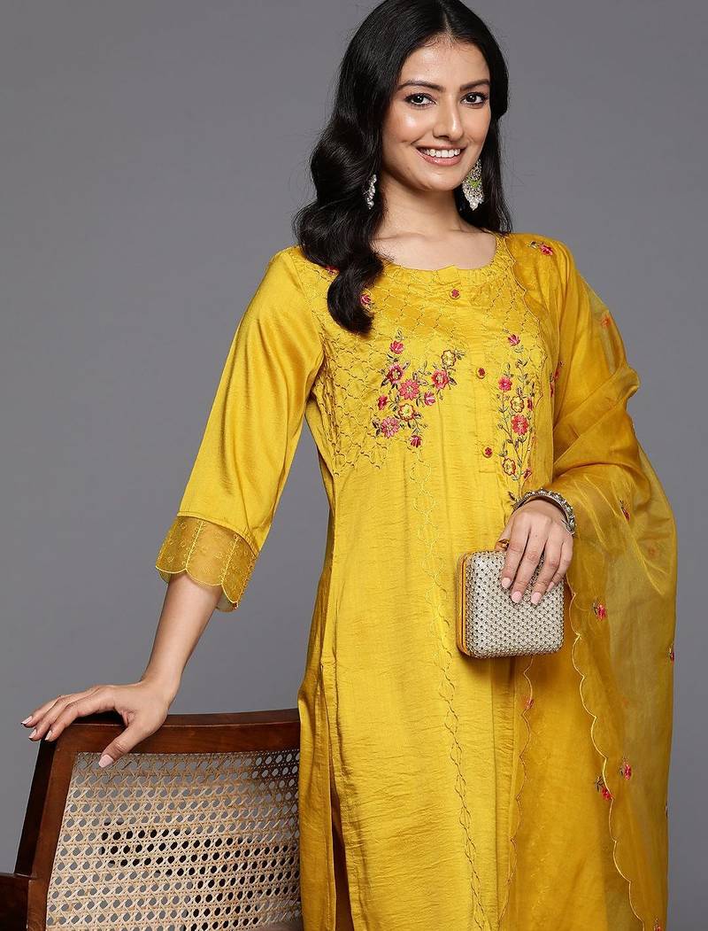 Floral Embroidered Thread Work Kurta With Trousers & Dupatta