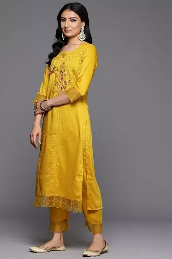 Floral Embroidered Thread Work Kurta With Trousers & Dupatta