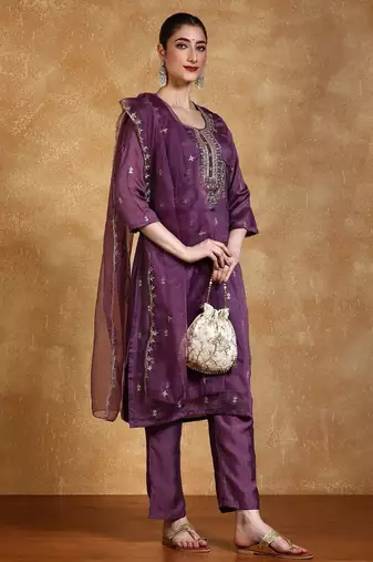 Women Floral Embroidered Kurta with Trousers & Dupatta