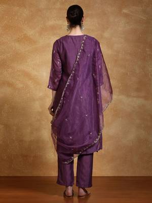 Women Floral Embroidered Kurta with Trousers & Dupatta 6