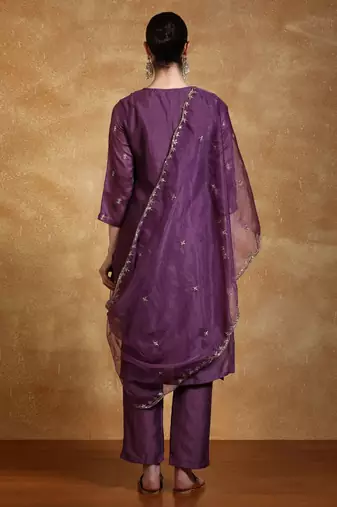 Women Floral Embroidered Kurta with Trousers & Dupatta