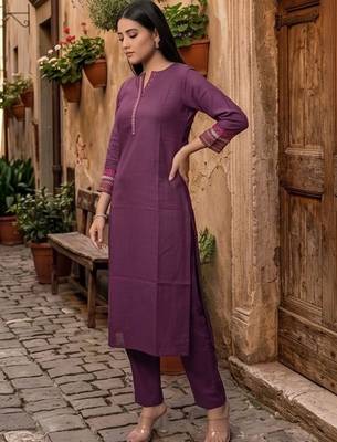 Women Regular Thread Work Kurta with Trousers 2