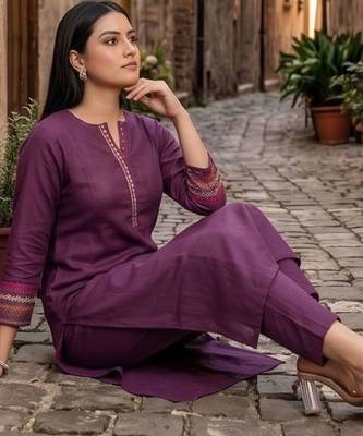 Women Regular Thread Work Kurta with Trousers 3