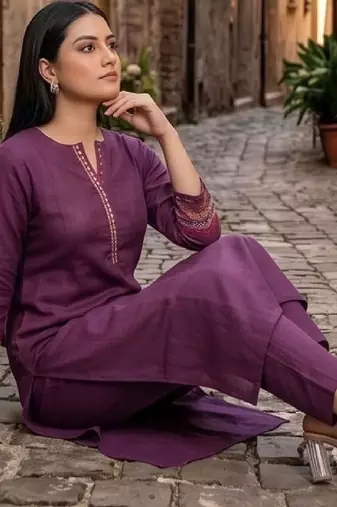 Women Regular Thread Work Kurta with Trousers
