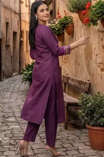 Women Regular Thread Work Kurta with Trousers