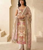 Women Floral Printed Regular Kurta with Trousers & With Dupatta