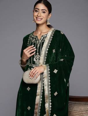 Winter Yoke Embroidered Velvet Kurta with Trousers & Dupatta 2