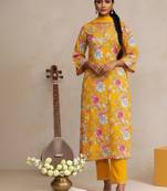 Women Floral Printed Regular Thread Work Kurta with Trousers & With Dupatta