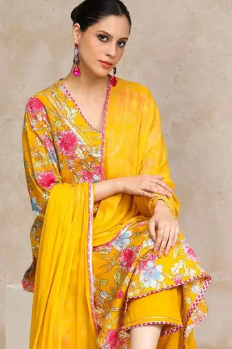Women Floral Printed Regular Thread Work Kurta with Trousers & With Dupatta