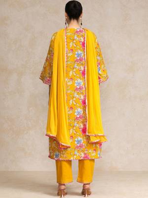 Women Floral Printed Regular Thread Work Kurta with Trousers & With Dupatta 7