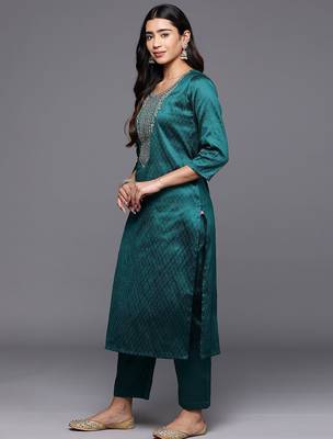 Ethnic Motifs Embroidered Straight Kurta with Trousers & With Dupatta 5
