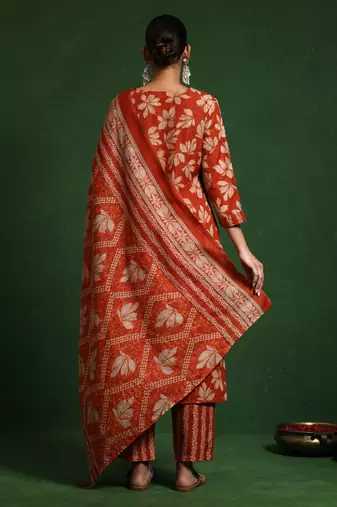 Floral Printed V-Neck Straight Kurta With Trousers And Dupatta