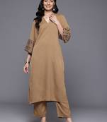 Women Floral Embroidered Regular Thread Work Silk Crepe Kurta with Trousers