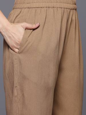 Women Floral Embroidered Regular Thread Work Silk Crepe Kurta with Trousers 3