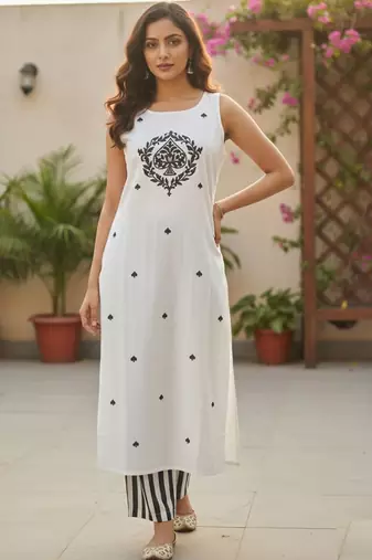 Women Ethnic Motifs Embroidered Regular Thread Work Kurta with Trousers