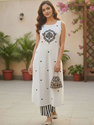 Women Ethnic Motifs Embroidered Regular Thread Work Kurta with Trousers 3