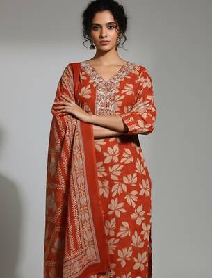 Women Ethnic Motifs Printed Regular Thread Work Kurta with Trousers & With Dupatta 2