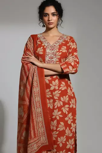 Women Ethnic Motifs Printed Regular Thread Work Kurta with Trousers & With Dupatta