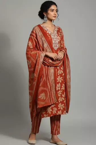 Women Ethnic Motifs Printed Regular Thread Work Kurta with Trousers & With Dupatta