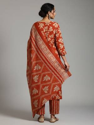 Women Ethnic Motifs Printed Regular Thread Work Kurta with Trousers & With Dupatta 4