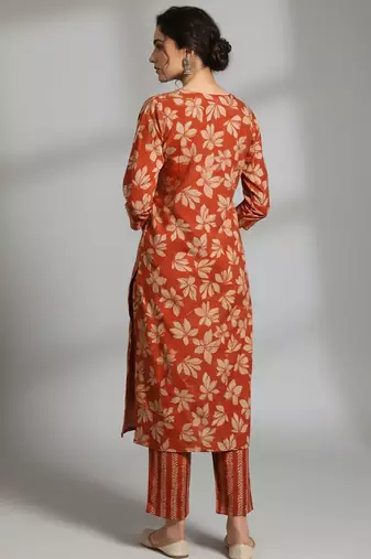 Women Ethnic Motifs Printed Regular Thread Work Kurta with Trousers & With Dupatta