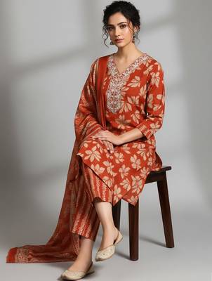 Women Ethnic Motifs Printed Regular Thread Work Kurta with Trousers & With Dupatta 6