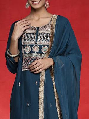 Women Ethnic Motifs Embroidered Kurta with Trousers & Dupatta 2